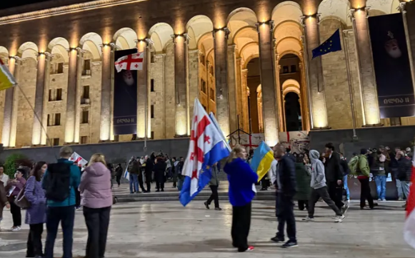 პარლამენტთან საპროტესტო აქცია გაიმართა