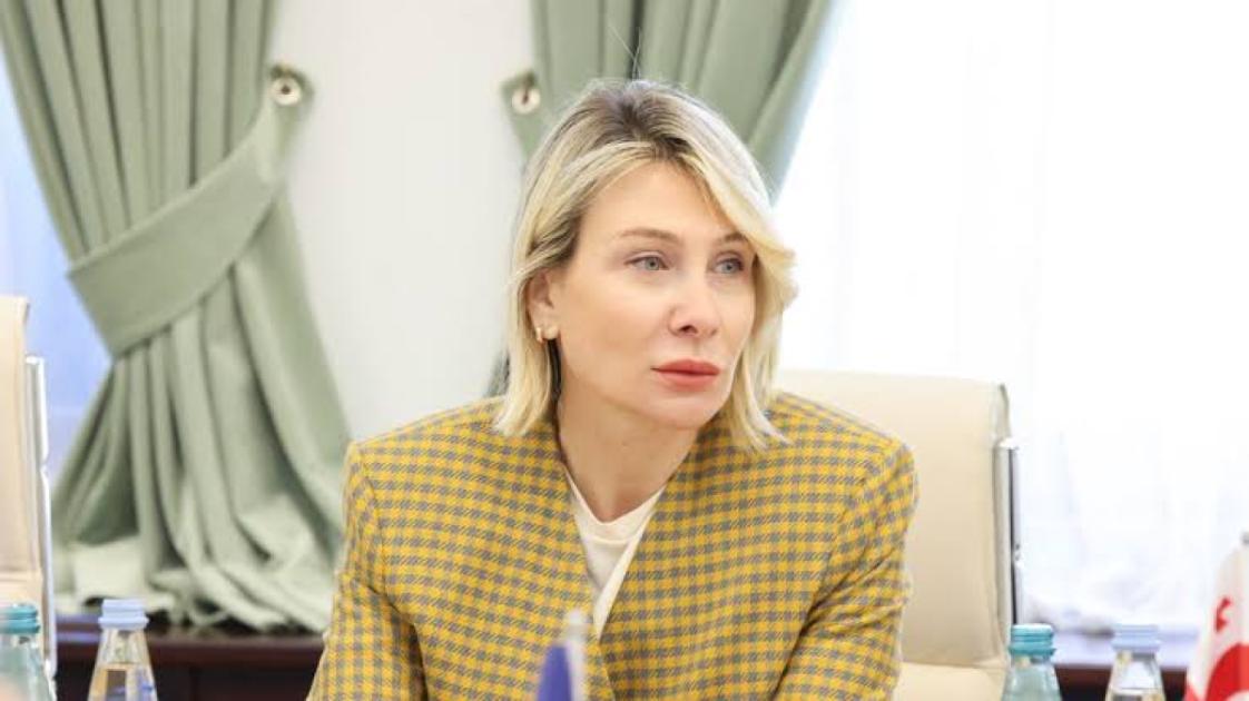 ნინო წილოსანი: გიორგი ანწუხელიძეს რუსეთის წინააღმდეგ ბრძოლა 2022 წელს არ დაუწყია. ის რუსმა ოკუპანტებმა 2008 წელს აწამეს და მოკლეს - სწორედ იმ ომის დროს, რომლის შემდეგაც ზოგიერთისთვის რუსეთში ჩასვლა, იქ კონცერტების ჩატარება, საკუთარ სინდისთან სრულიად შეთავსებადი აღმოჩნდა, ამიტომ საქმე არც მუსიკაშია, არც კონცერტებში და არც ვინმეს პოლიტიკურ შეხედულებებში - საქმე ფარისევლობაშია