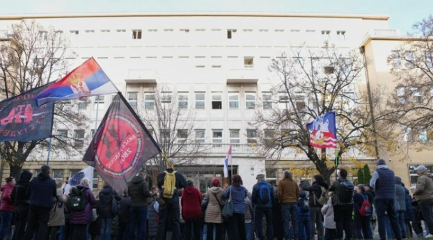 მედია: სერბეთში ერთ მინისტრს და კიდევ სამ პირს ბრალდება წარედგინა ტრამპის სიძესთან, კუშნერთან დაკავშირებული საინვესტიციო პროექტის დოკუმენტების გაყალბებისა და თანამდებობის ბოროტად გამოყენების გამო - ინვესტიციაზე კუშნერმა უარი სწორედ სკანდალის შემდეგ თქვა