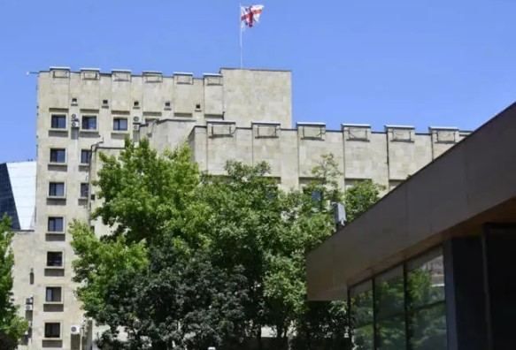 განსაკუთრებით დიდი ოდენობით ნარკოტიკული საშუალების უკანონო შეძენა, შენახვის და რეალიზაციის ფაქტებზე ბრალდებულს 17 წლით თავისუფლების აღკვეთა მიესაჯა