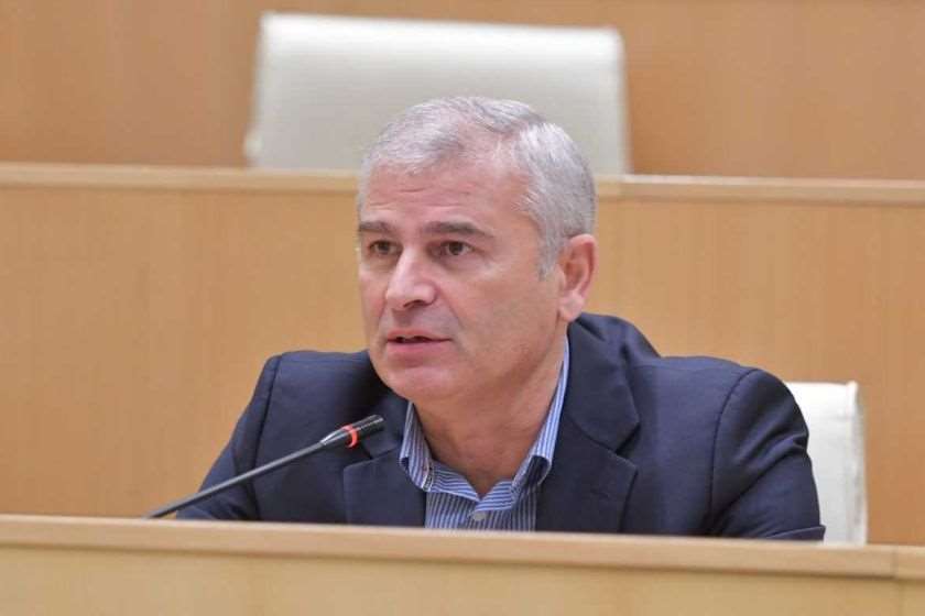 ირაკლი ქადაგიშვილი: სანამ საქართველო იქნება, სანამ ქართველი კაცი სამებაში შევა, უამრავ ქართულ აღდგენილ უძველეს ეკლესიაში შევა, სანამ რუსთაველის თეატრში, ოპერის თეატრში, მარჯანიშვილის თეატრში, თსუ-ის შენობაში, ქუთაისის უნივერსიტეტის შენობაში შევა, პირჯვარს გადაიწერს თუ ხელოვნების ნიმუშით დატკბება, რა თქმა უნდა იქ, ივანიშვილის კეთილი საქმეც თანამონაწილე იქნება
