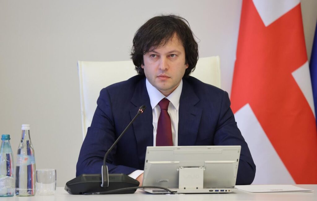 ირაკლი კობახიძე: გვახსოვს, როგორ მიესალმებოდნენ დღევანდელი მთავარი „რუსოფობები“ - ხოშტარია, ჯაფარიძე და სხვები საქართველოში რუს ტურისტებს, რუსულ ფულს, რომელსაც მაშინ „სუნი არ ჰქონდა“ - ეს ხდება მას შემდეგ, რაც რუსეთს აფხაზეთისა და სამხრეთ ოსეთის დამოუკიდებლობა უკვე აღიარებული აქვს 