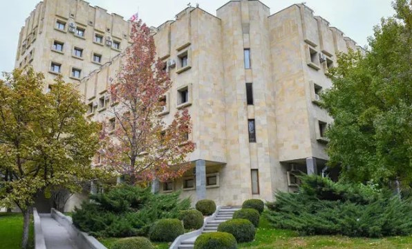 საკუთარი ბებიის მძევლად აყვანის ფაქტზე დაკავებულს ბრალი წარედგინდა - დანაშაული 14 წლამდე თავისუფლების აღკვეთას ითვალისწინებს