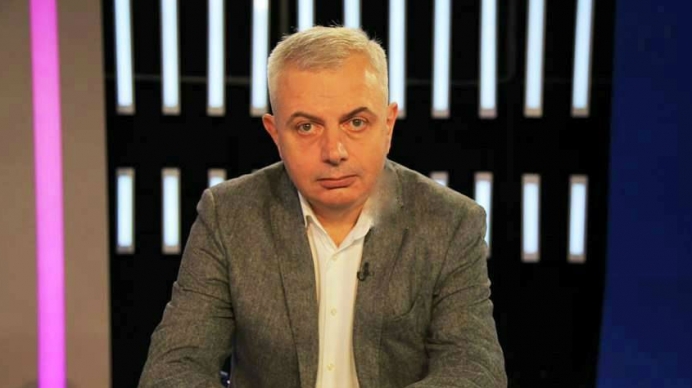 ზაალ ანჯაფარიძე გერმანიის ელჩზე: მორიგი ფარული სერობა რადიკალურ ჯგუფებთან, ირიბი დასტურია იმის, რომ როგორც ჩანს საელჩო უკმაყოფილოა მის მიერ აქაურ რადიკალებზე გაცემული გრანტების ნულოვანი ეფექტით, და მათგან მოქმედების მეტ რადიკალიზაციას ითხოვს