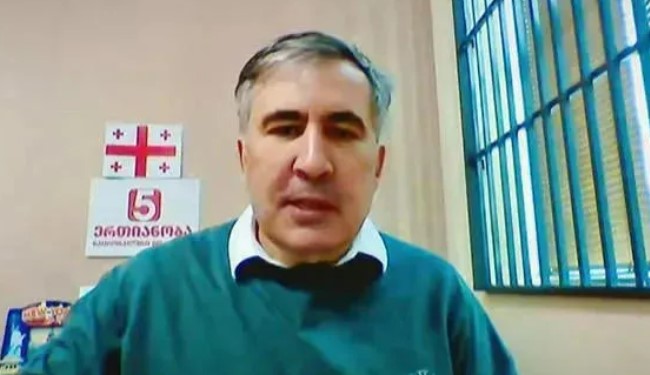 მიხეილ სააკაშვილი - სანამ „ქოცებს“ ცხვირი საცივში გაქვთ ჩარგული, „დიფსთეითის გავლენის ქვეშ მოქცეულმა ტრამპმა“ დაატყვევა და ციხეში წააცუნცულა თქვენი სულიერი ძმა მადურო - ასე იცის ამერიკის კანონიერი მოთხოვნების დაცინვამ და ურჩობამ