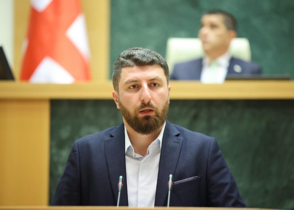 არჩილ გორდულაძე:  უკვე მერამდენე შემთხვევაა, რომ ჩვენი გუნდის წევრების მიერ აღნიშნული ფაქტები დასტურდება   აშშ-ის მოქმედი ადმინისტრაციის მხრიდან.  ჩვენ არაერთხელ ვამხილეთ  ვენეციის კომისია, რომ ისინი პოლიტიზირებულ დასკვნებს დებდნენ
